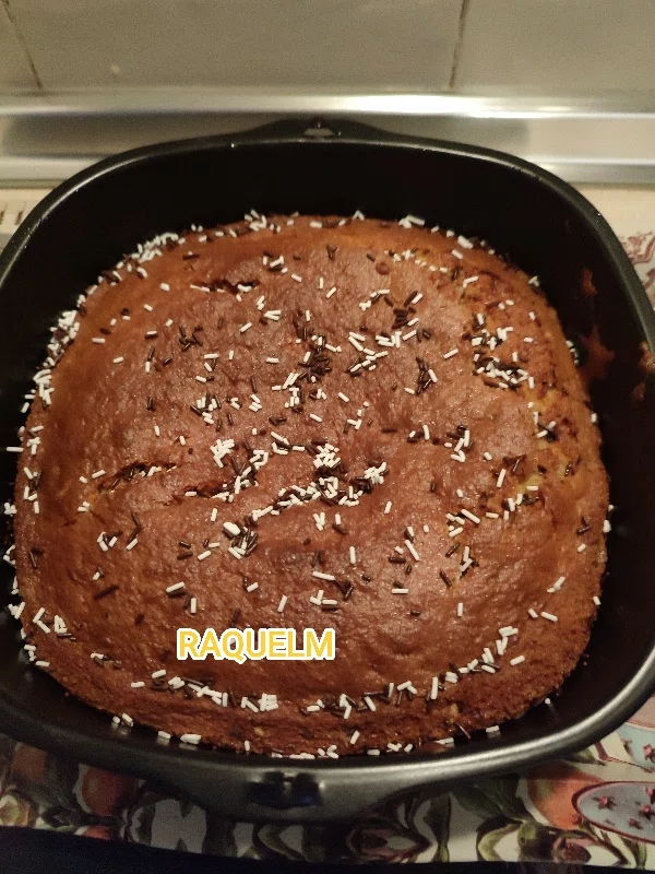Yoghurt sponge cake with mandarin and white and dark chocolate noodles in air fryer
